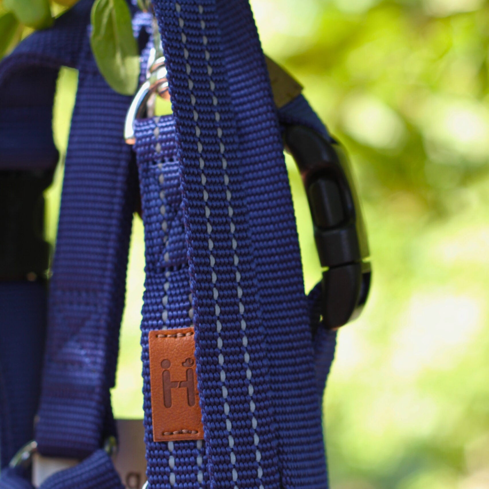 Haqihana Line - Navy Reflex