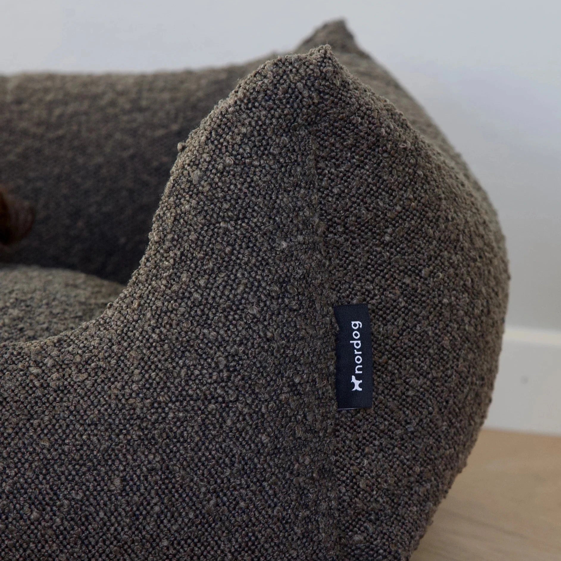 Billy Boucle seng - mocca - Petstudio.dk